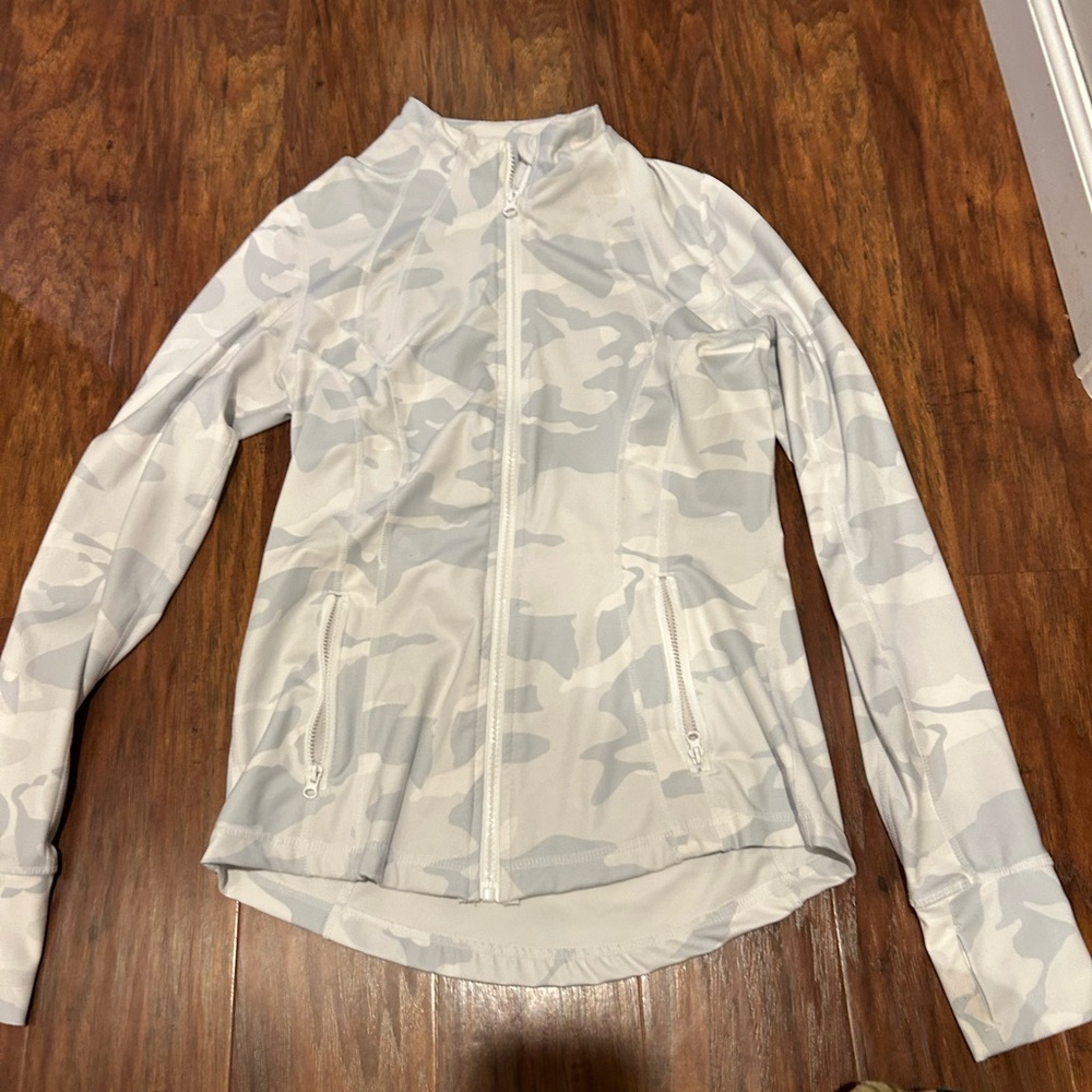 white camo thin running jacket
